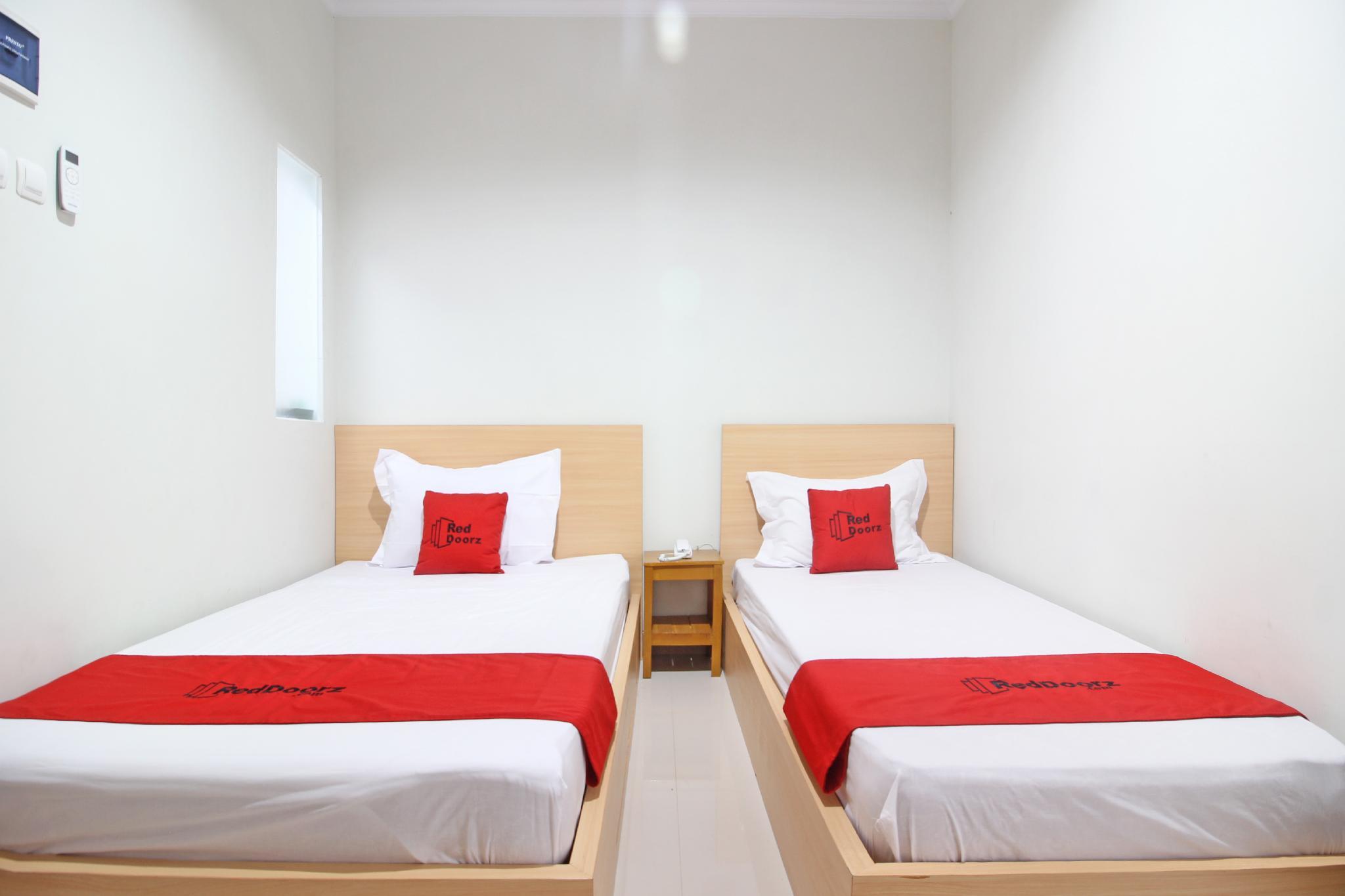 Reddoorz Near Amikom Yogyakarta Salakan Exterior photo