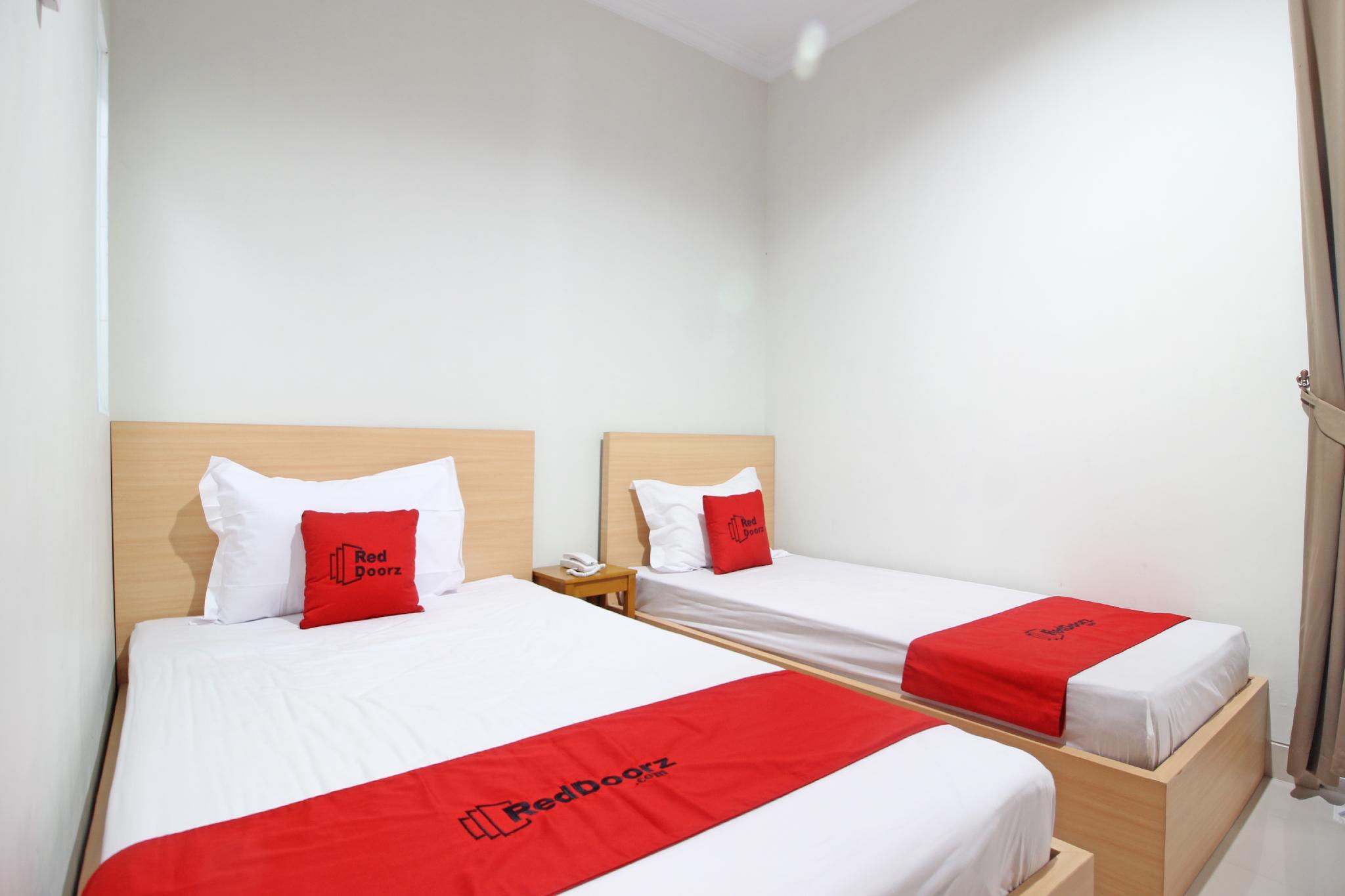 Reddoorz Near Amikom Yogyakarta Salakan Exterior photo